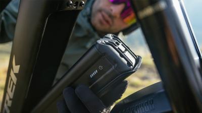 Trek Powerfly+ 8 EU XL 29 Crimson/Dark Carmine Produktbild 1